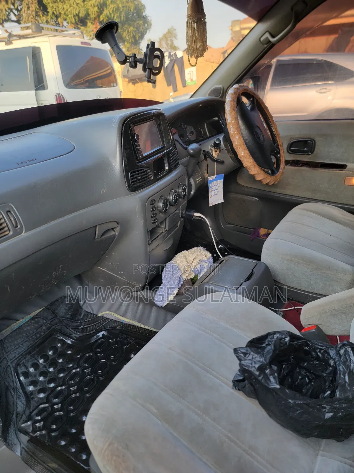 Toyota Noah 2.0 FWD (8 Seater) 2001 White