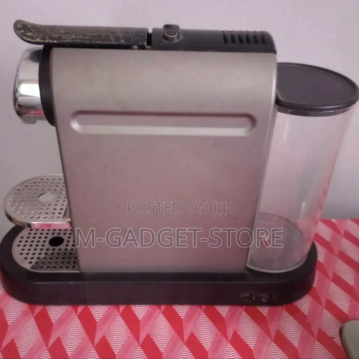 Krups Nespresso Coffee Machine in a Fine Working Condition.