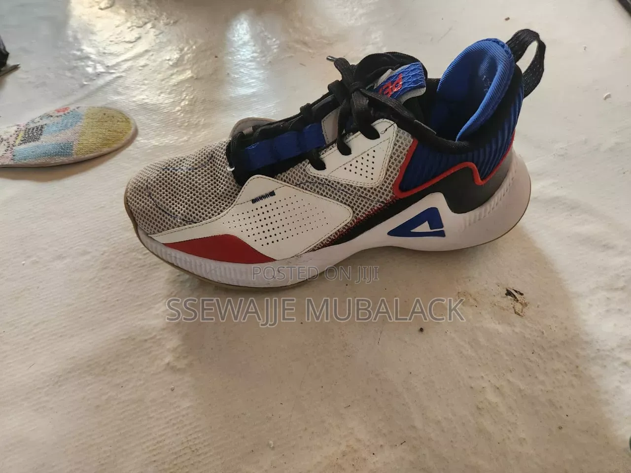 2nd Hand Sneakers and Basketball Shoes
