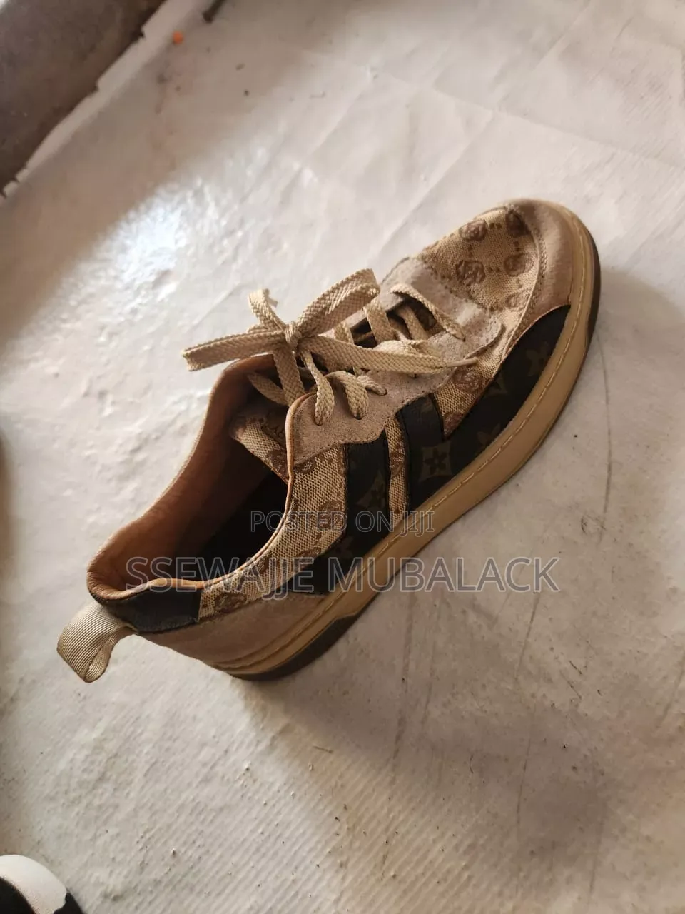 2nd Hand Sneakers and Basketball Shoes