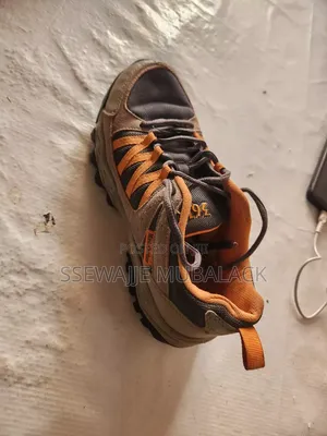 2nd Hand Sneakers and Basketball Shoes