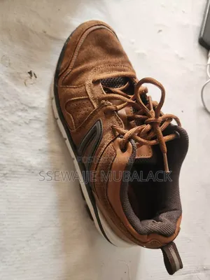 2nd Hand Sneakers and Basketball Shoes