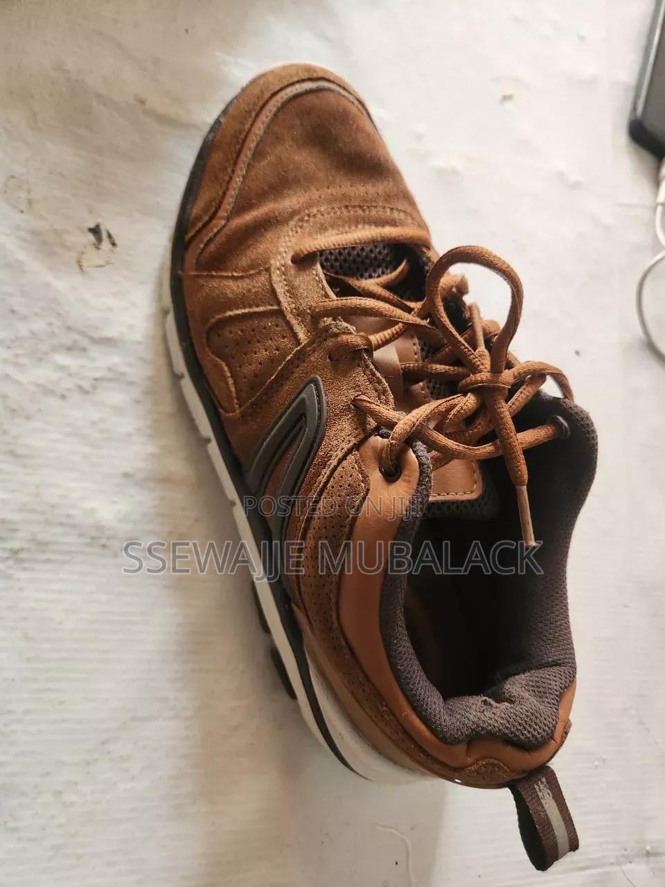 2nd Hand Sneakers and Basketball Shoes