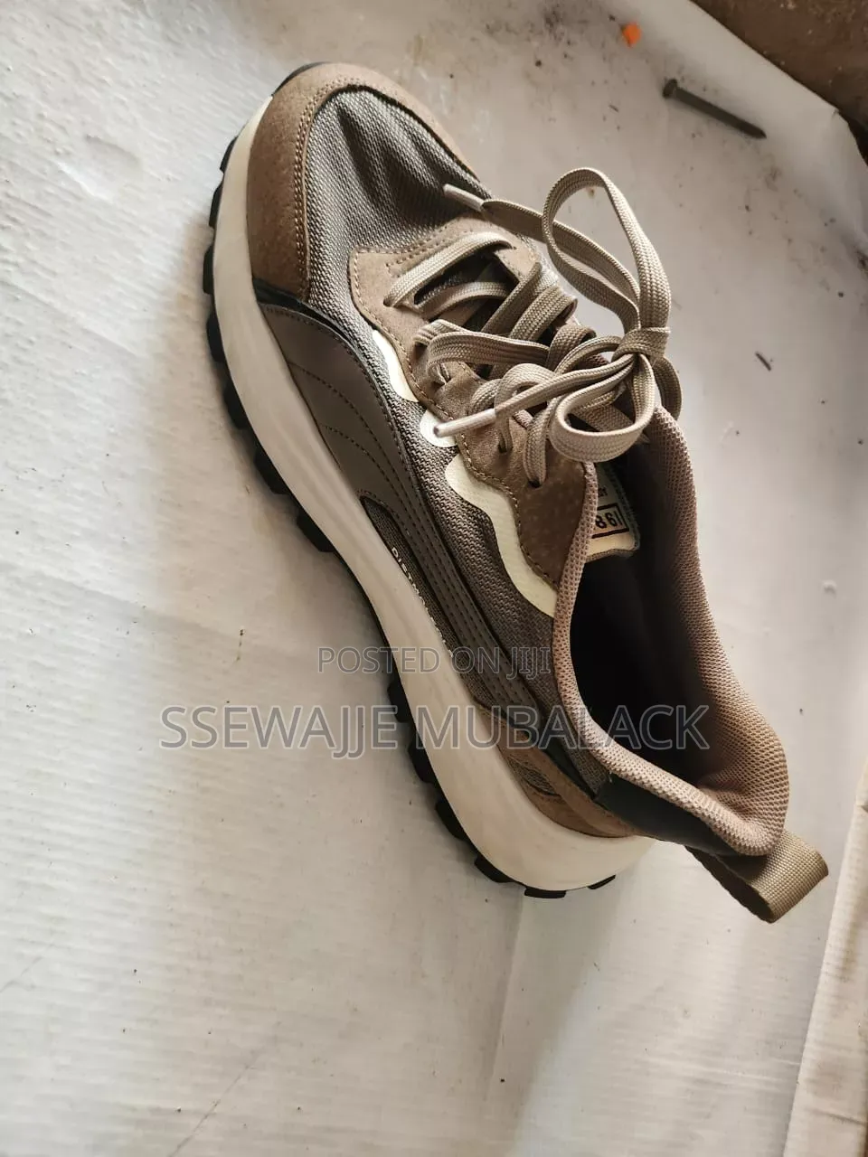 2nd Hand Sneakers and Basketball Shoes
