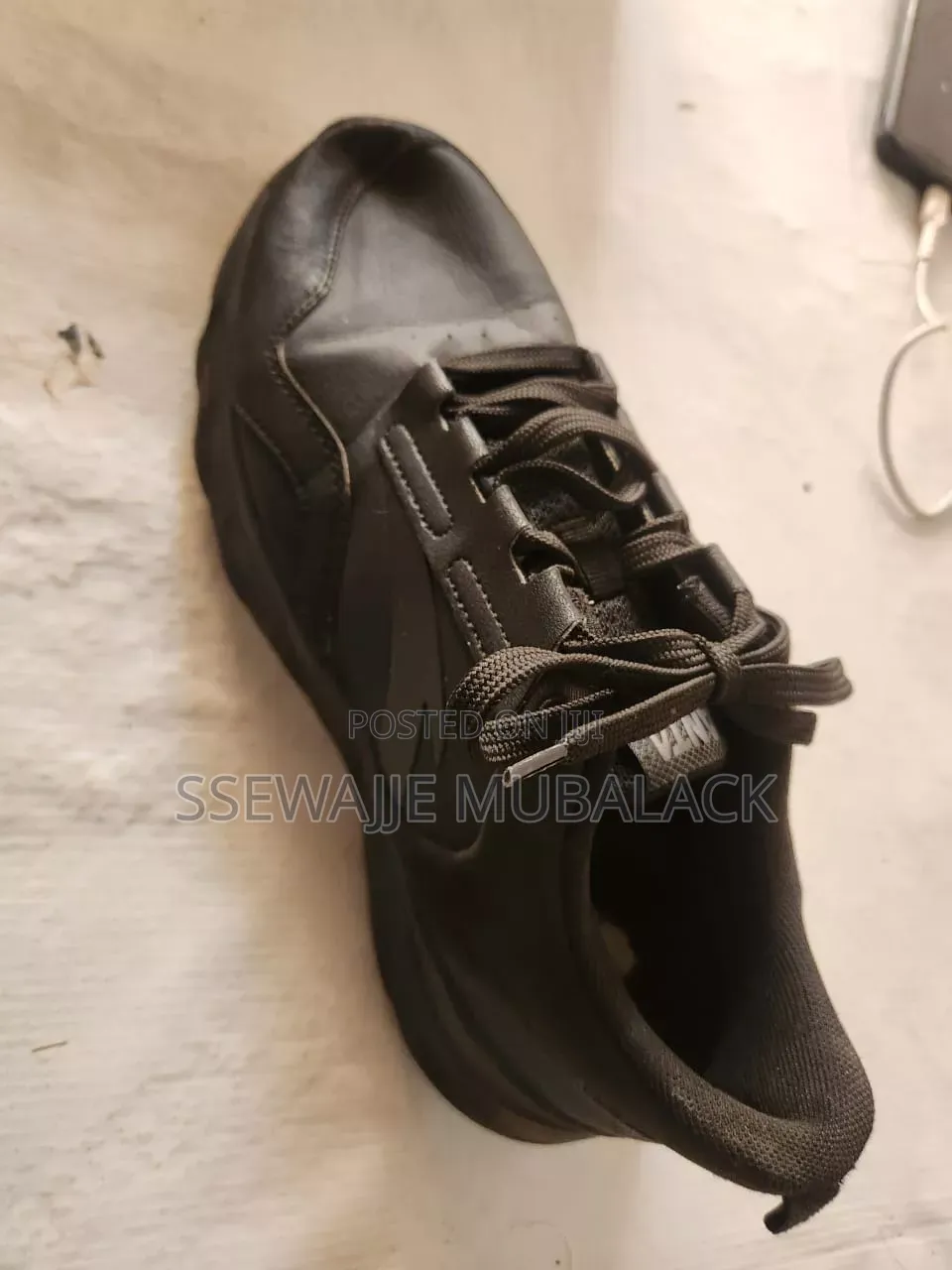 2nd Hand Sneakers and Basketball Shoes