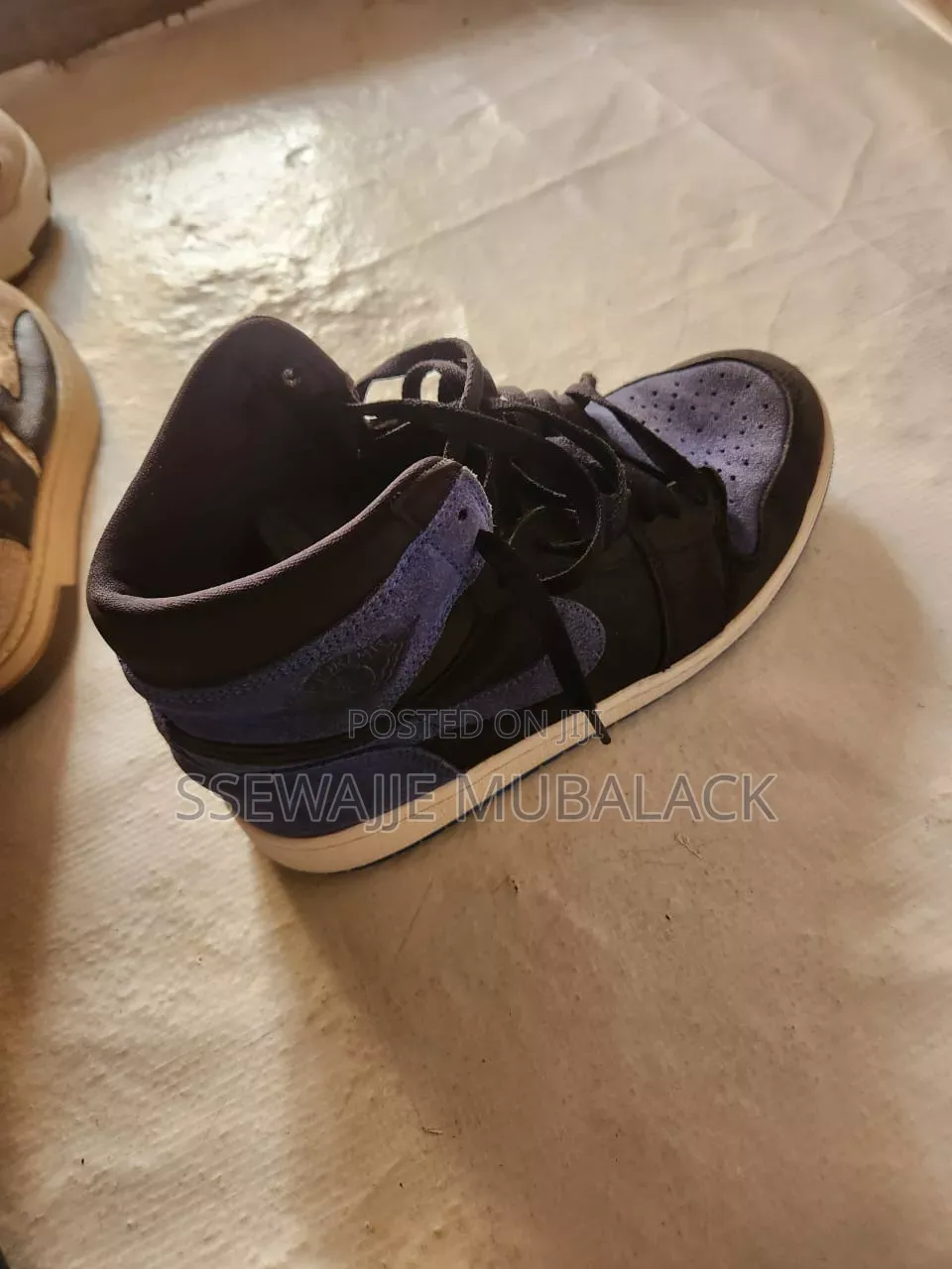 2nd Hand Sneakers and Basketball Shoes