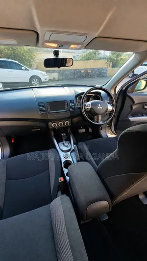 Mitsubishi Outlander 2010 Silver