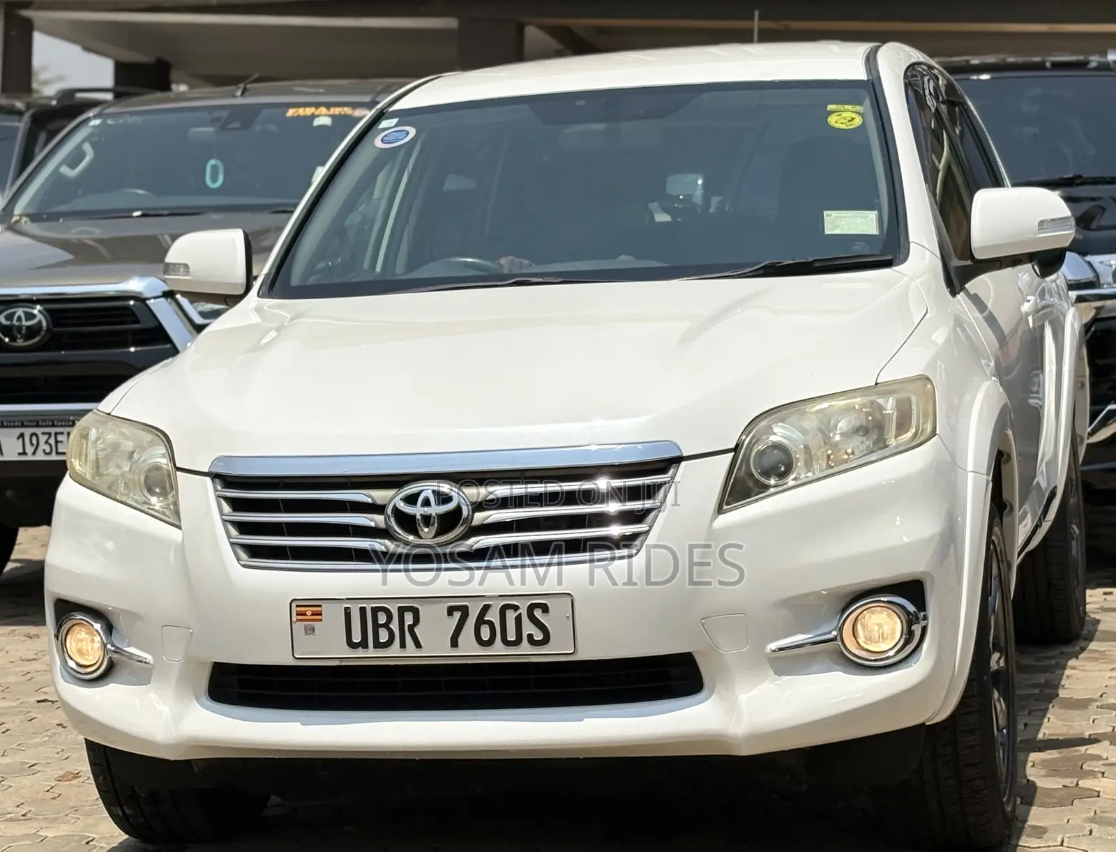 Toyota Vanguard 2011 White