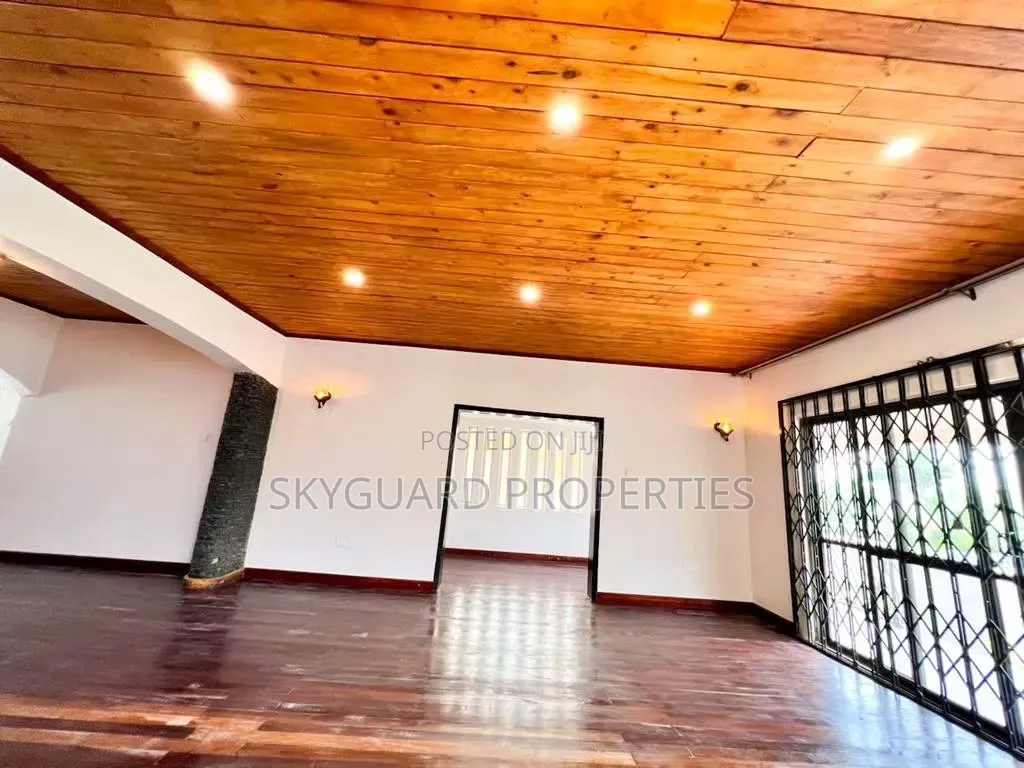 5bdrm Bungalow in Bugolobi, Central Division for rent