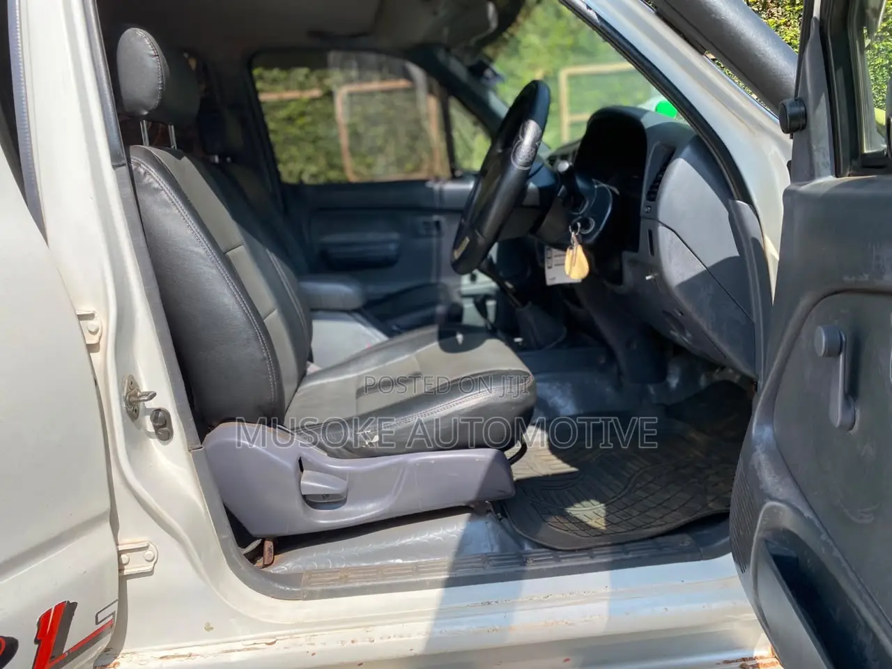 Toyota Hilux 1998 White