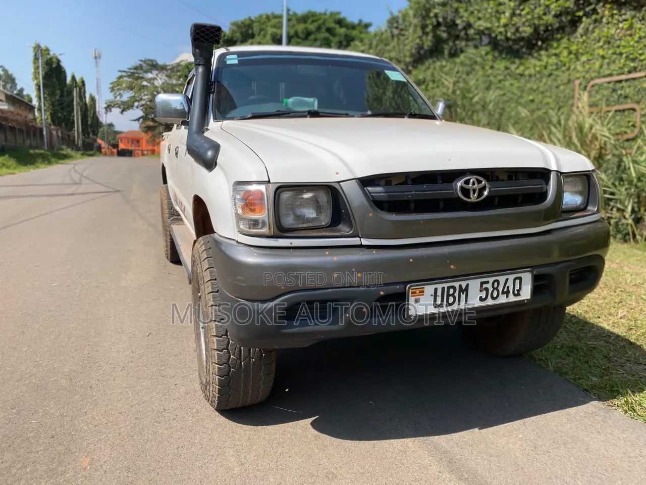 Toyota Hilux 1998 White