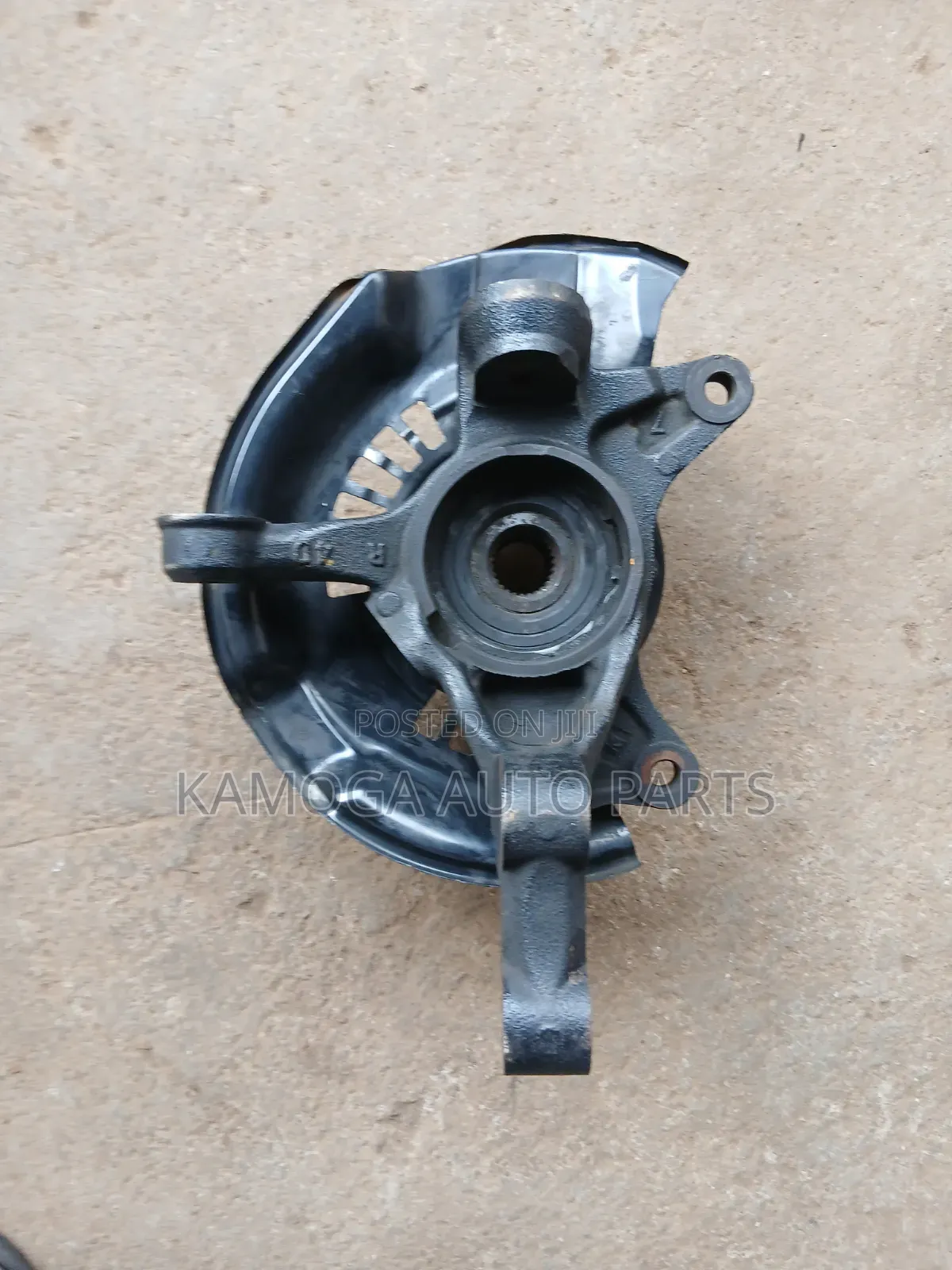 Noah and Voxy Front Wheel Hub.