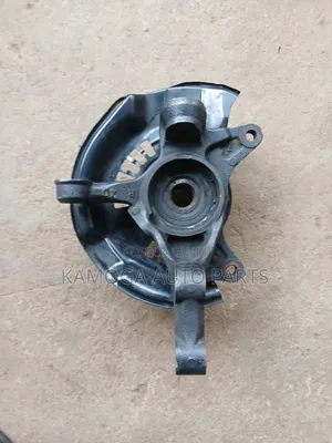 Noah and Voxy Front Wheel Hub.