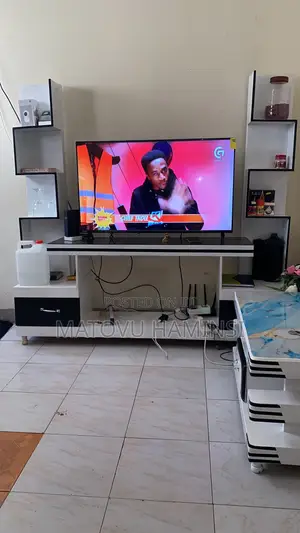 2months Used Hisense TV 43itch