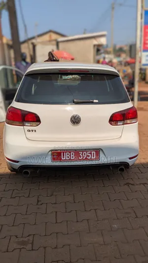 Volkswagen Golf GTI 2012 White