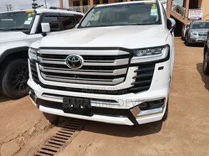 Toyota Land Cruiser 2024 White