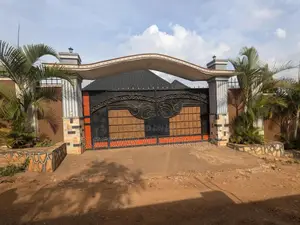 5bdrm House in Nangabo for sale