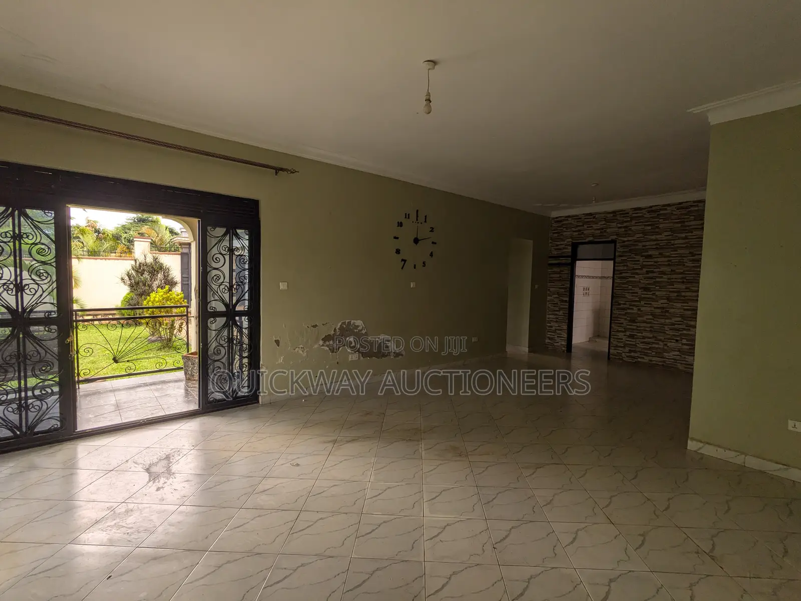 5bdrm House in Nangabo for sale