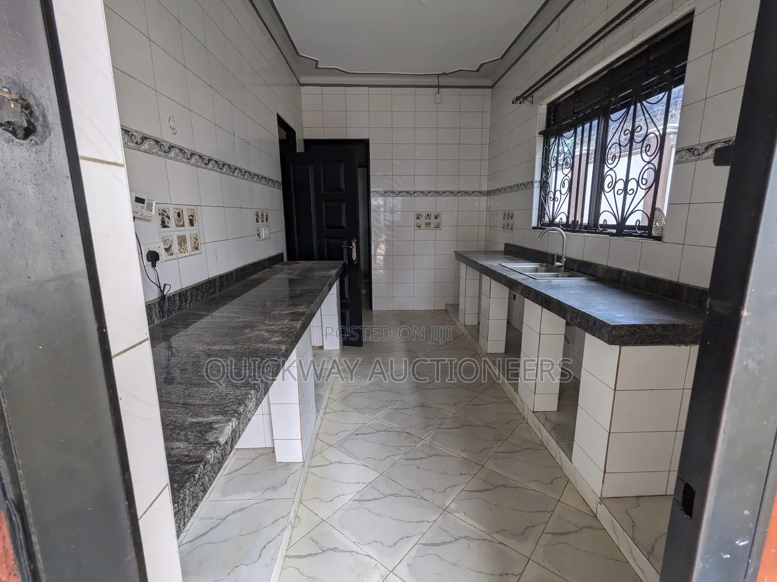 5bdrm House in Nangabo for sale