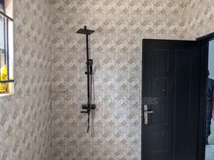 5bdrm House in Nangabo for sale