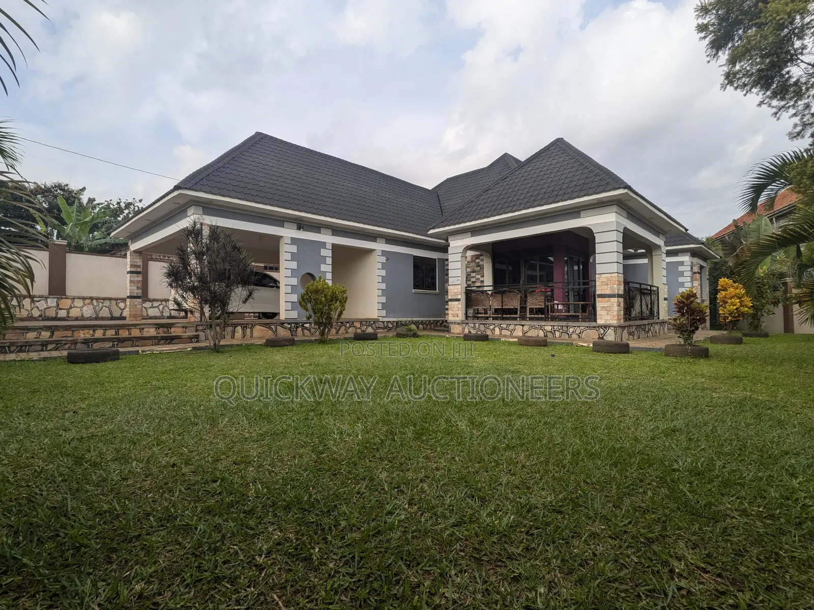 5bdrm House in Nangabo for sale
