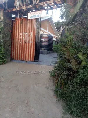 Very Busy Guest House Over 20 Selfcontained Guestrooms With Bar Onsale