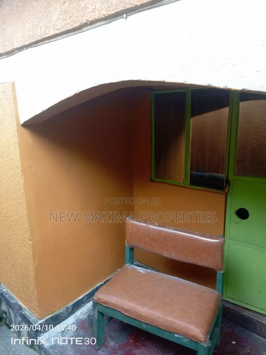 Very Busy Guest House Over 20 Selfcontained Guestrooms With Bar Onsale