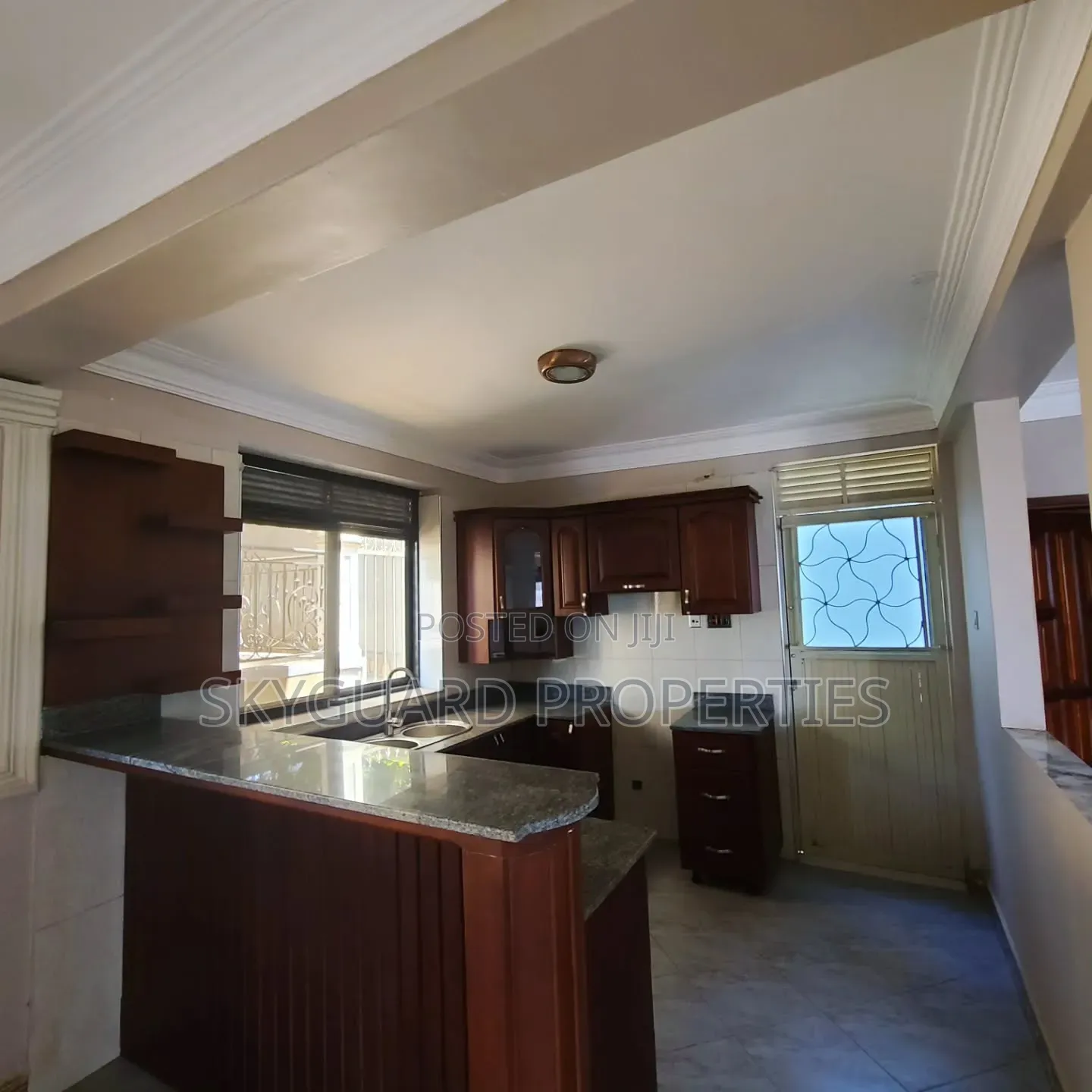 4bdrm Villa in Buziga, Central Division for rent