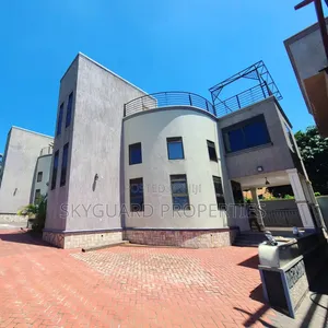 4bdrm Villa in Buziga, Central Division for rent