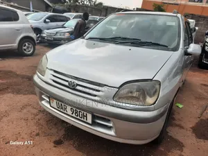 Toyota Raum 1999 Silver
