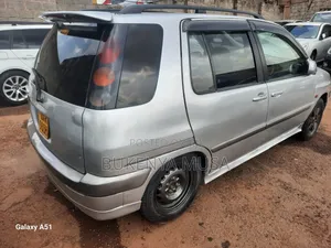 Toyota Raum 1999 Silver