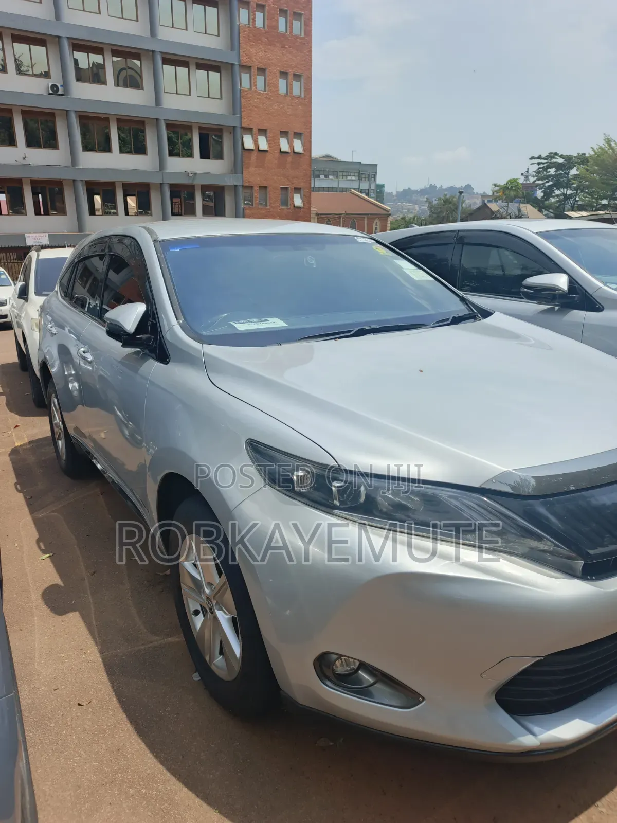 Toyota Harrier 2017 Silver