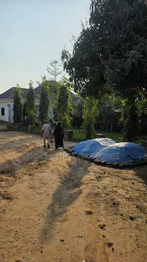 3bdrm Maisonette in Bujjuko Mityaana Rd, Central Division for sale
