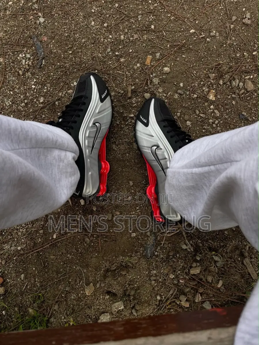 Nike Shox R4 Black Sliver Red