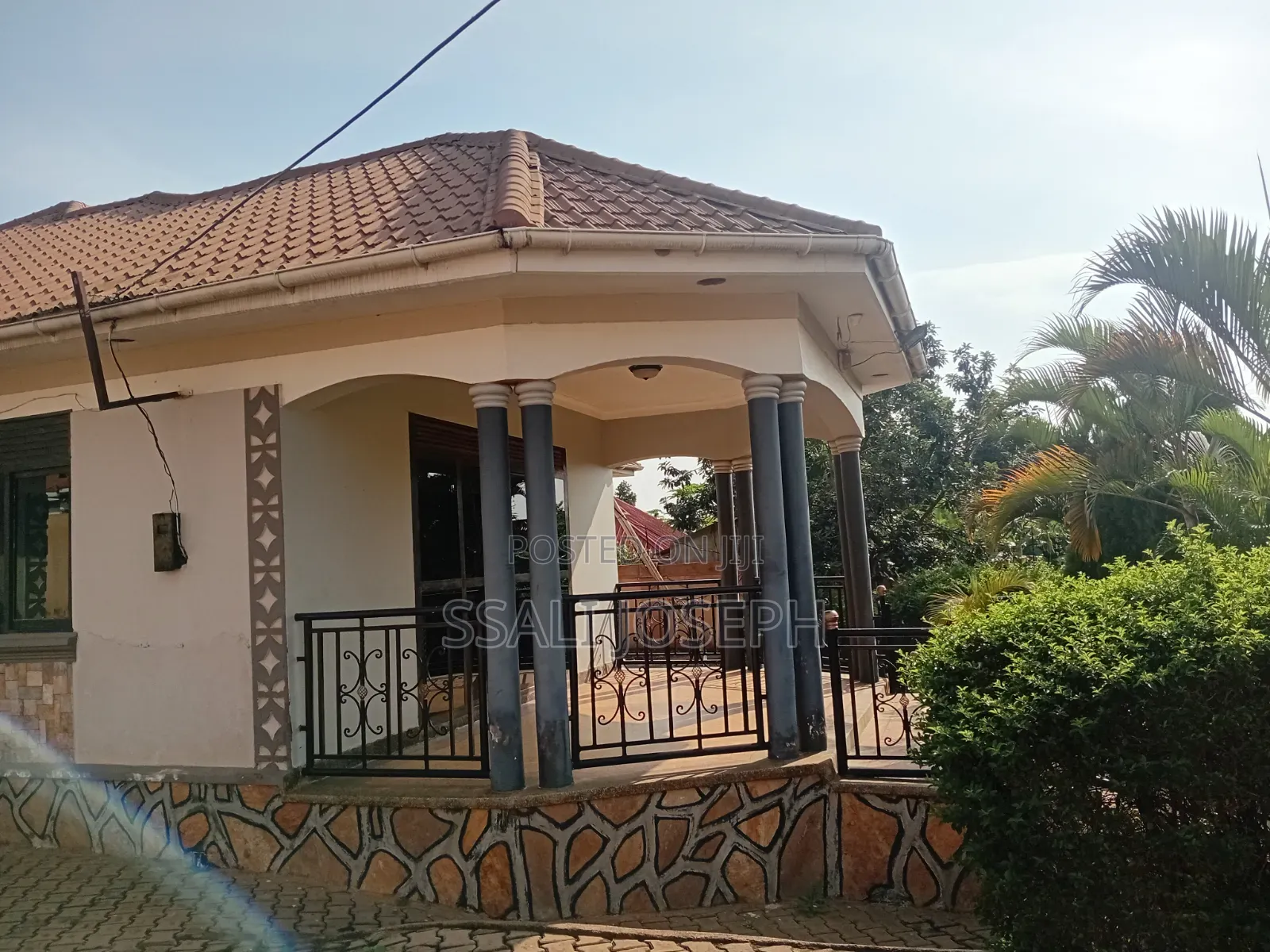 3bdrm House in Kiwenda, Busukuma for rent