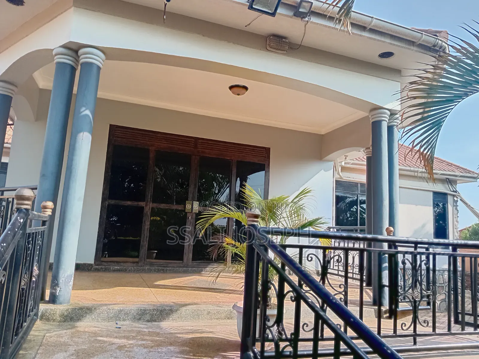 3bdrm House in Kiwenda, Busukuma for rent