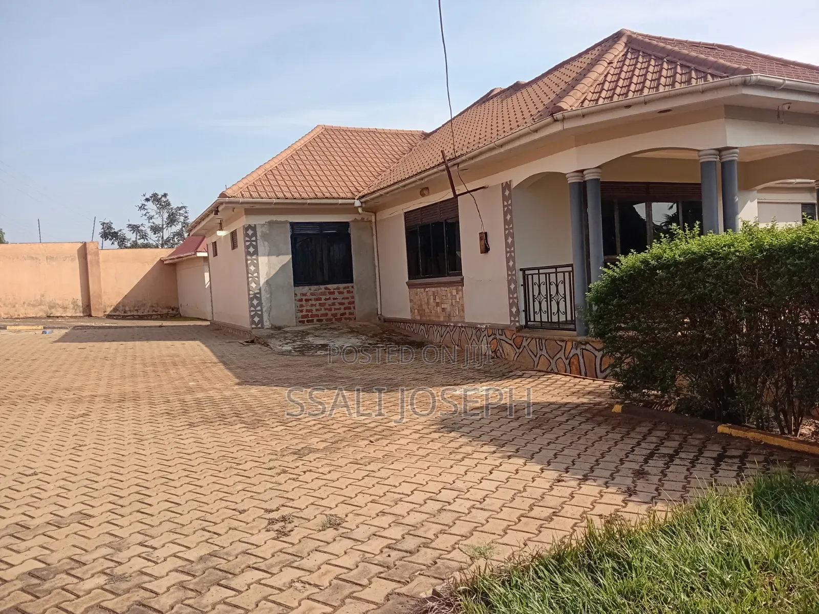 3bdrm House in Kiwenda, Busukuma for rent