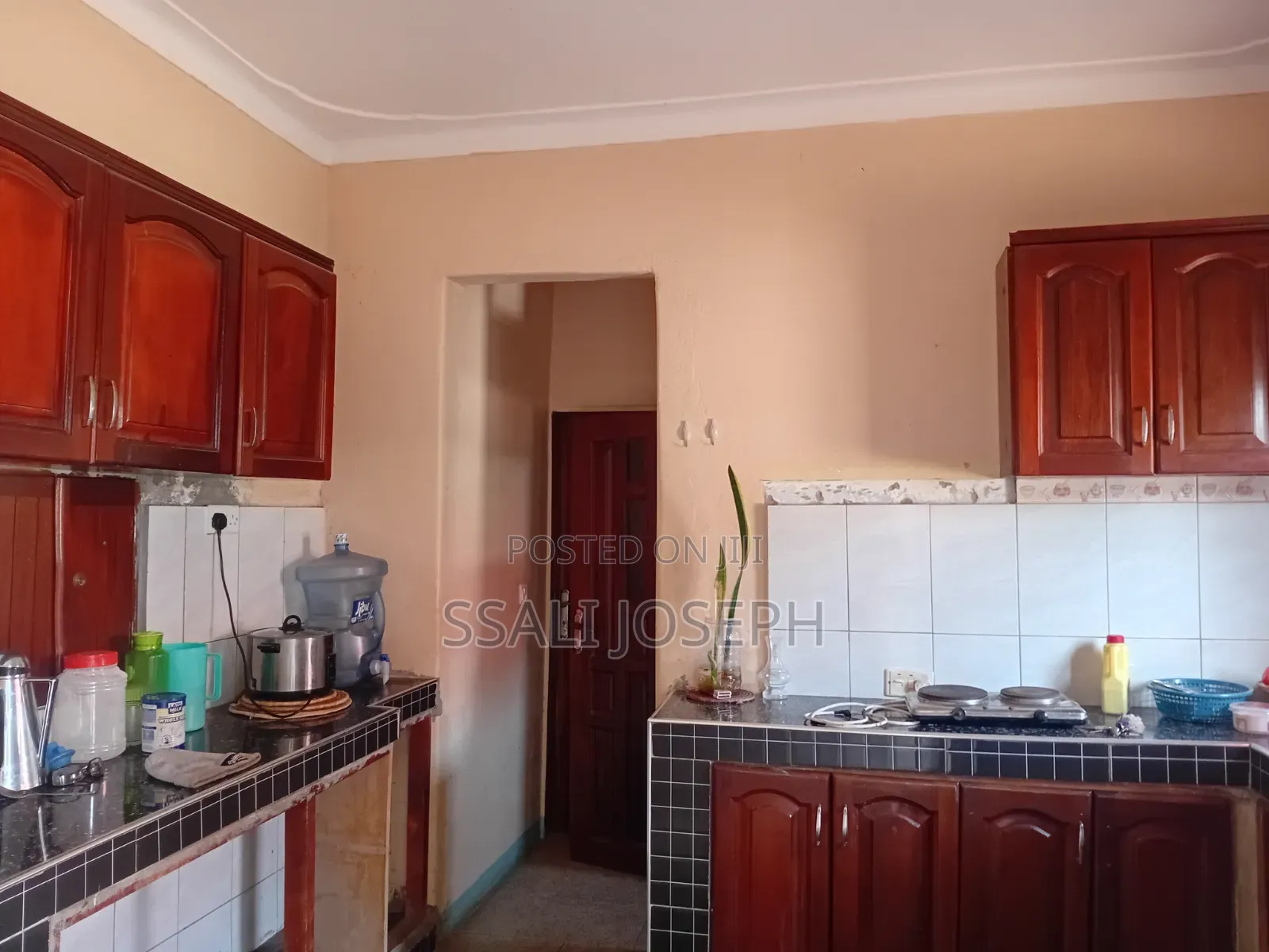 3bdrm House in Kiwenda, Busukuma for rent