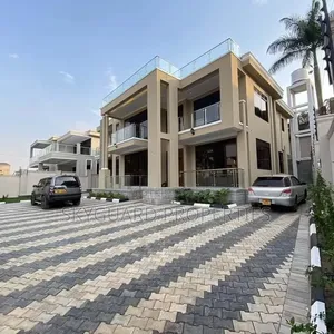 6bdrm Mansion in Munyonyo, Central Division for rent