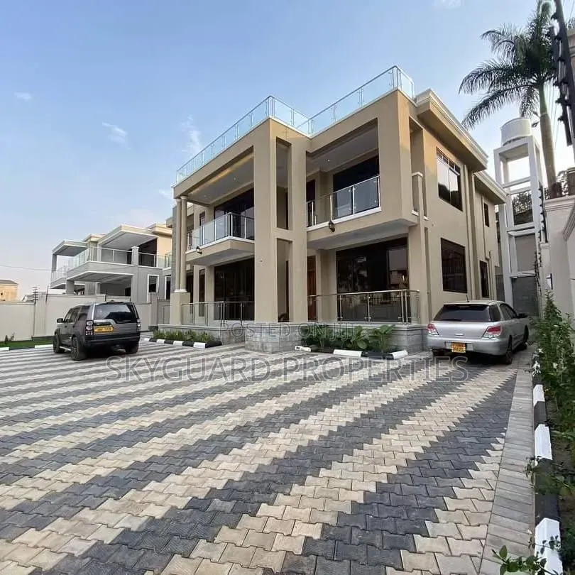 6bdrm Mansion in Munyonyo, Central Division for rent