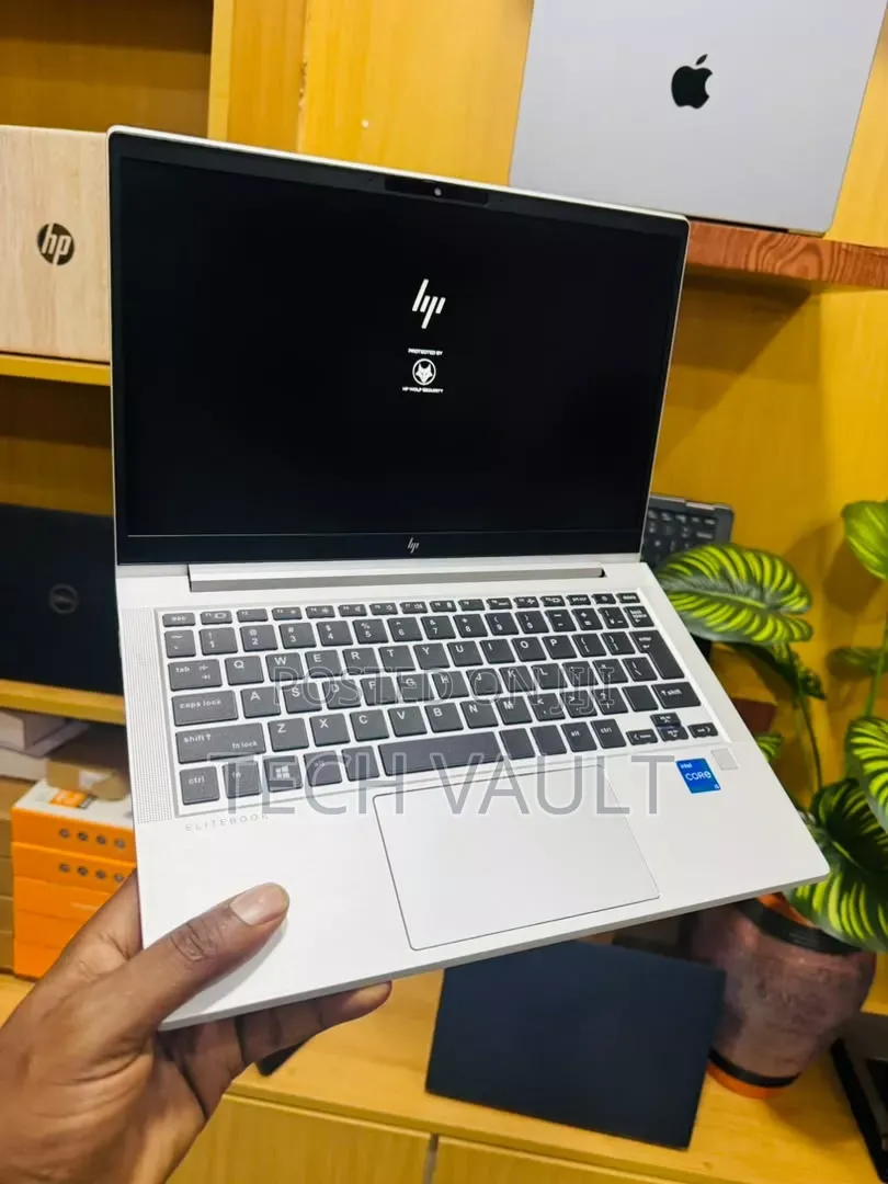 New Laptop HP EliteBook 645 G9 16GB Intel Core i5 SSD 512GB