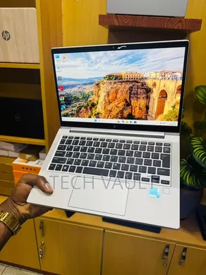 New Laptop HP EliteBook 645 G9 16GB Intel Core i5 SSD 512GB