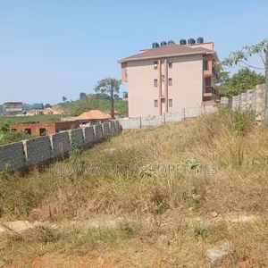Lake Plot in Well Fence Quick Sale Just After Munyonyo Be4 Kazi Beach