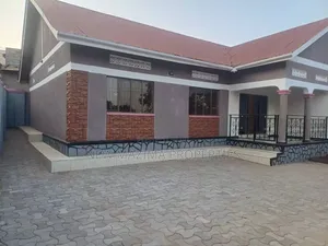 4bdrm Bungalow in Namasuba Heights, Central Division for sale