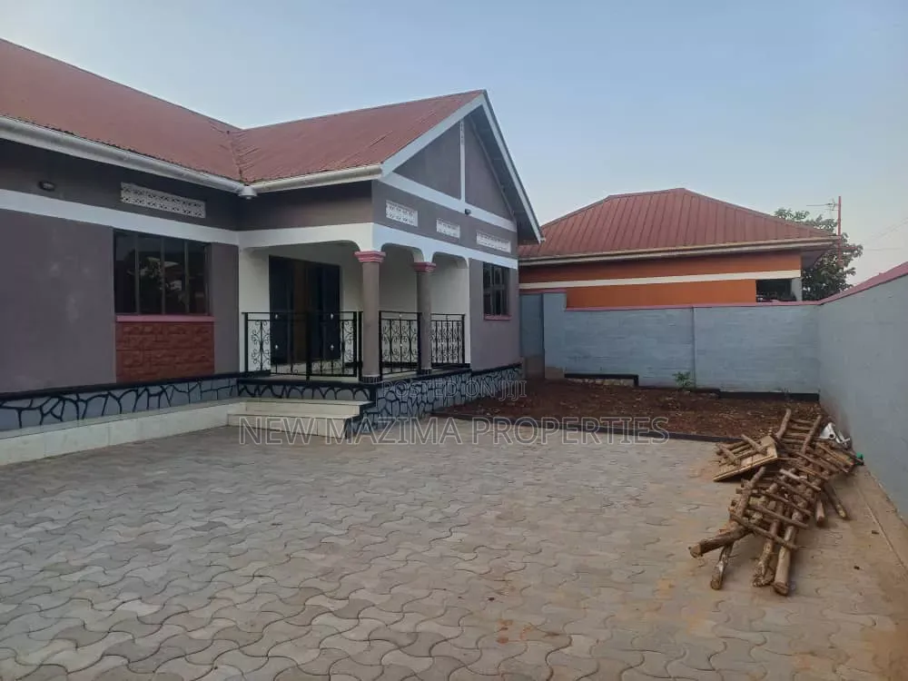 4bdrm Bungalow in Namasuba Heights, Central Division for sale