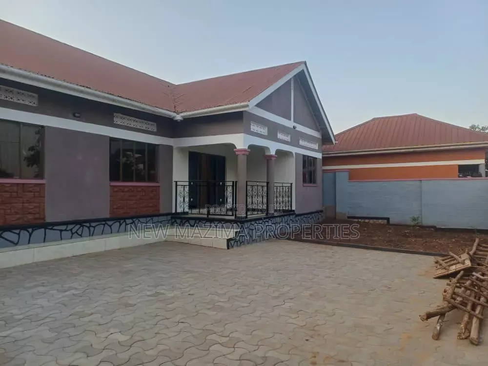 4bdrm Bungalow in Namasuba Heights, Central Division for sale