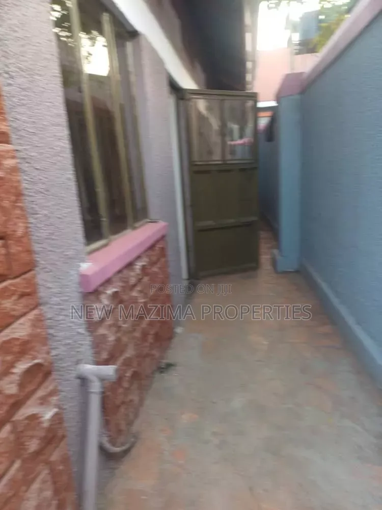 4bdrm Bungalow in Namasuba Heights, Central Division for sale