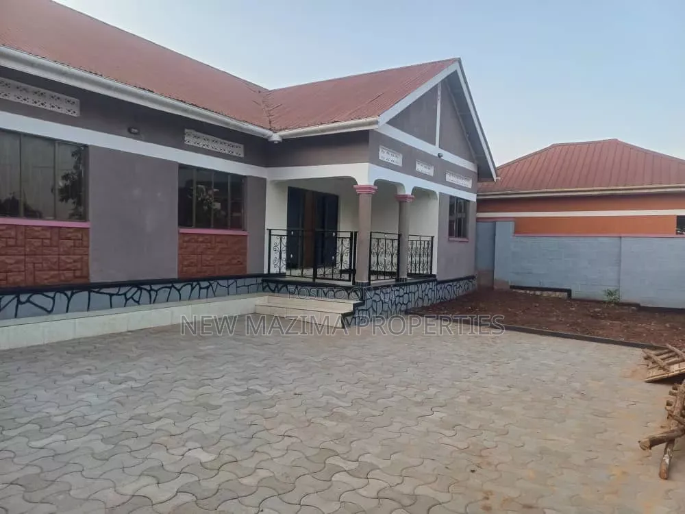 4bdrm Bungalow in Namasuba Heights, Central Division for sale