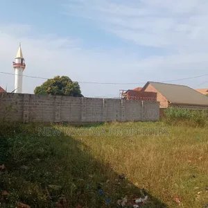 100 Ft X 100 Ft Plot on Quicksale Just After Munyonyo on Kigo Rd