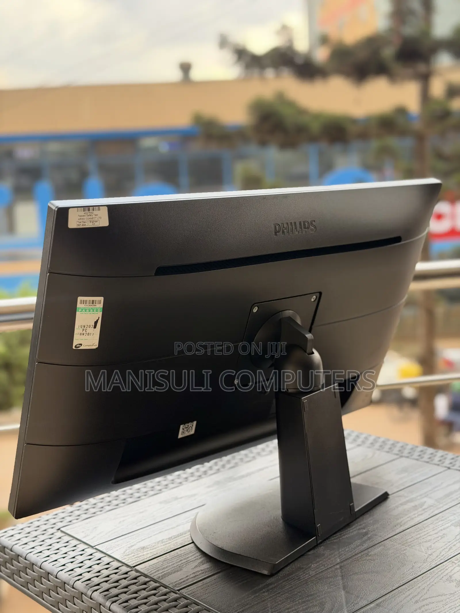 IPs Monitor 27 Inch Screen Type C HDMI DP